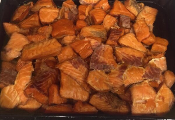 Zalm brokjes, warm gerookt